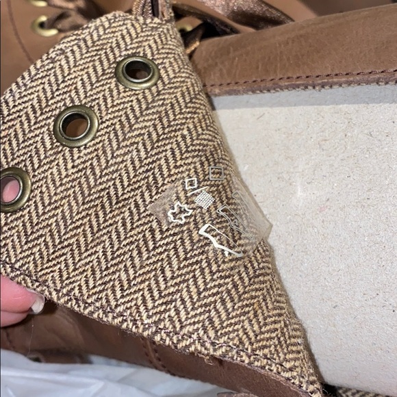 🆕Dr. Martens Aimilita 9-Eye Toe Cap Boot - Picture 8 of 10